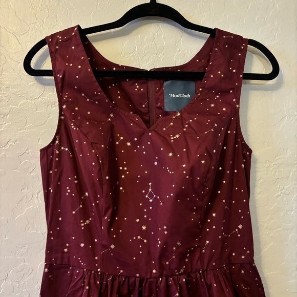 ModCloth Burgundy Gold Heart and Solar System Constellation A-Line Dress Size 10 - Picture 3 of 10